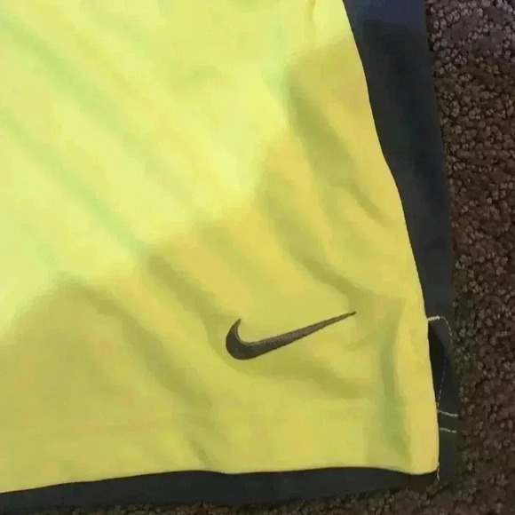 Nike dri fit shorts size medium - Picture 2 of 3